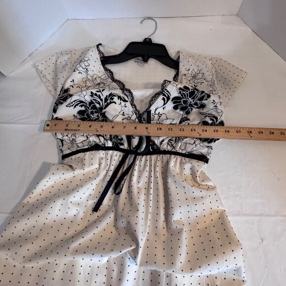 Mini Maternity Women’s M Black & White Floral Empire Waist Dress Lace Detailing - Picture 7 of 9